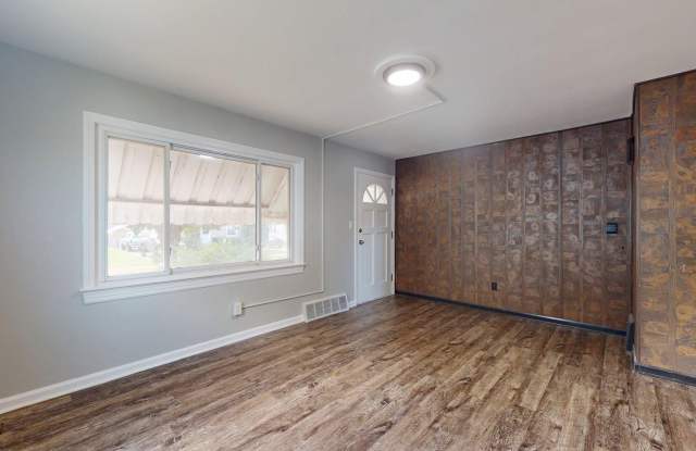 Fulton/W.58th neighborhood; 3 bedroom/2bathroom single family house for rent! photos photos