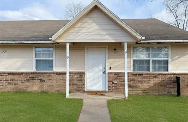 909 Durham  PL Unit #B photos photos