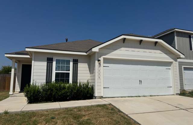 Move-In Ready 4-Bedroom Home in Luckey Ranch | Move-In Specials Available Gallery 4