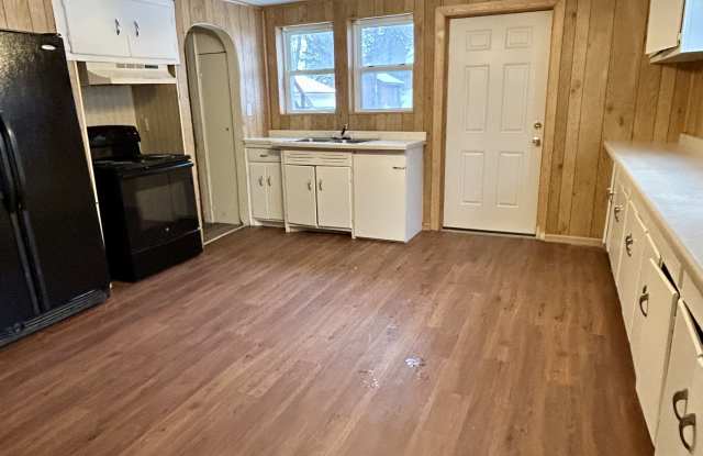 1330 14th Avenue East - 1 photos photos