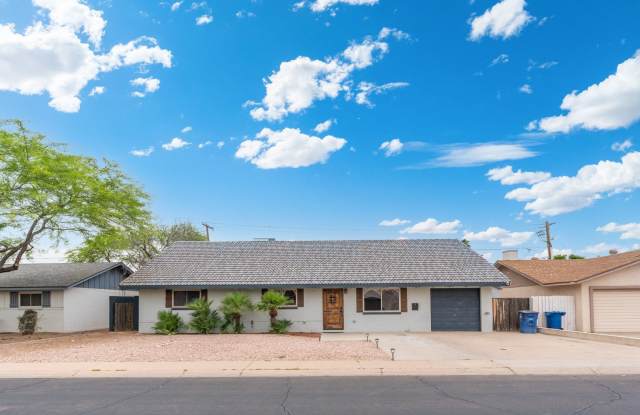 FANTASTIC Furnished 4 Bed/2 Bath Home w/ Private Pool in Tempe!! Gallery 3