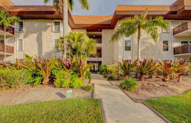 7477 SW 82nd St photos photos