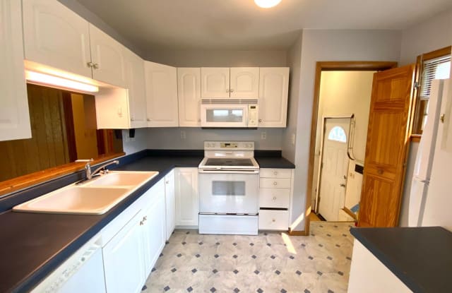 1449 University Drive North - 1449 North University Drive, Fargo, ND 58102