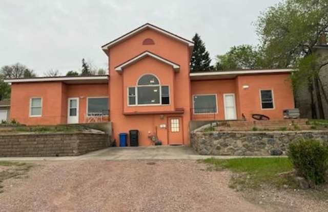 $2400 - 5 Bedroom, 2 Bath Home - Great Downtown Location and Views!! photos photos