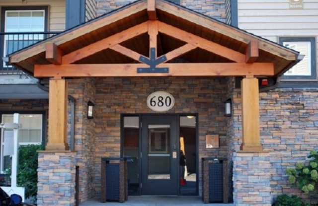 Studio Apartment in Secured Entry Building with Elevator! - 680 32nd Street, Bellingham, WA 98225