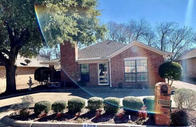 1209 Meadow Ridge Drive - 1209 Meadow Ridge Drive, Denton, TX 76201