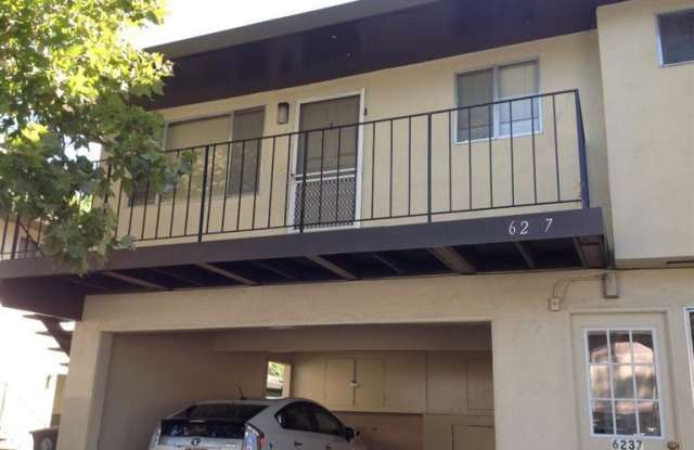 Beautiful 2 Bedroom Condo in Greenback Estates - 6237 Longford Drive, Citrus Heights, CA 95621