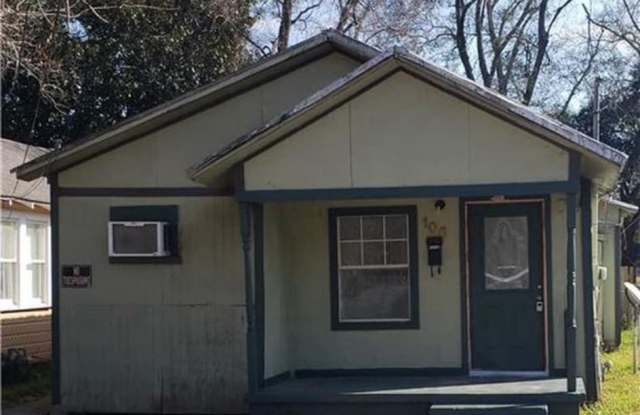 105 Ike B (front) - 105 Ike B Street, Lafayette, LA 70501 105 Ike B (front) - 105 Ike B Street, Lafayette, LA 70501