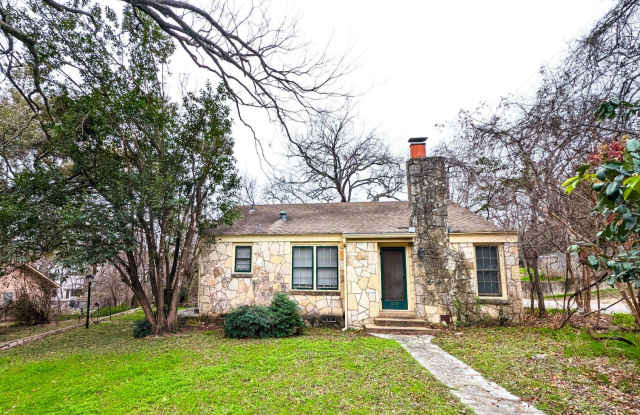 Amazing historic home in the heart of Austin! - 1107 Gillespie Place, Austin, TX 78704