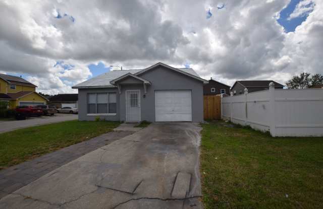 3 bedroom, 2 bath home for rent 1023 Cranberry Dr Orlando, Fl 32811 Gallery 4