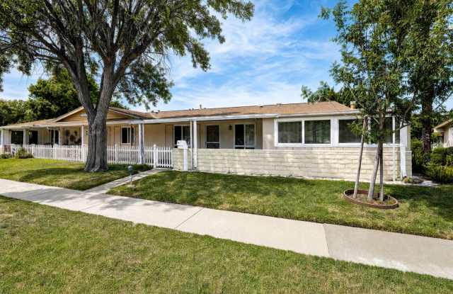 Charming 2-Bedroom Single-Story Home in Friendly Valley 55+ Community! Gallery 3