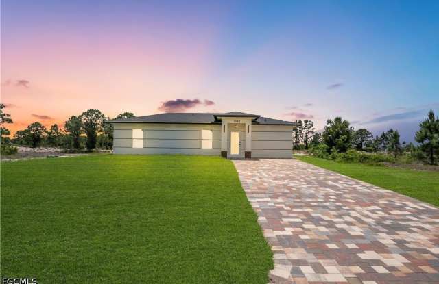 3313 44th Street W photos photos