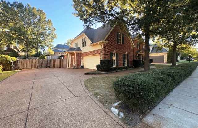 Beautiful Collierville Home With A Backyard Oasis, Lawn Maintenance Included! Gallery 4