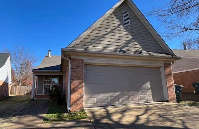 Renovated 2 Bedroom 2 Bath Home with 2 Car Garage for Rent! photos photos