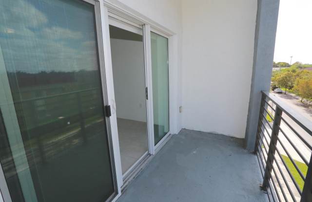 6171 Northwest 182nd Lane #204 Gallery 4
