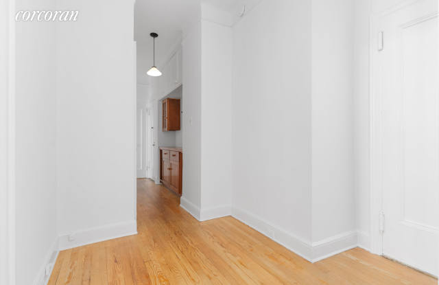 780 West End Avenue Gallery 3
