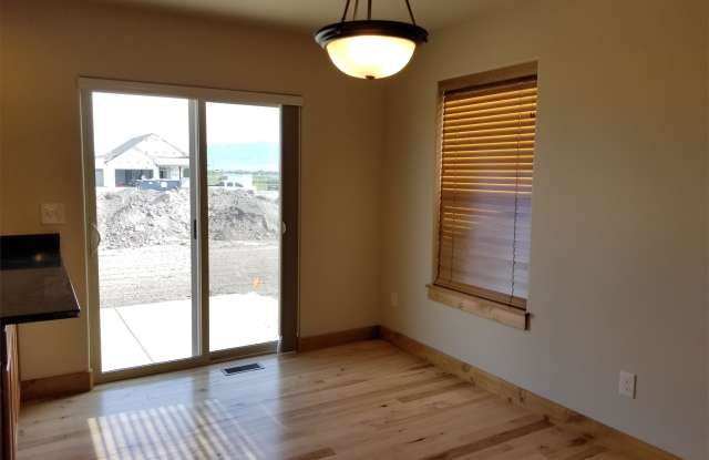 4443 Glenwood Drive Gallery 4