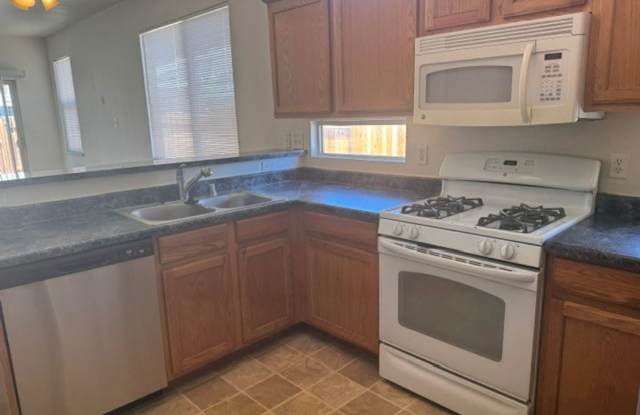 <b>3 Bedroom 2 Bath Now Available<br><br> Gallery 4
