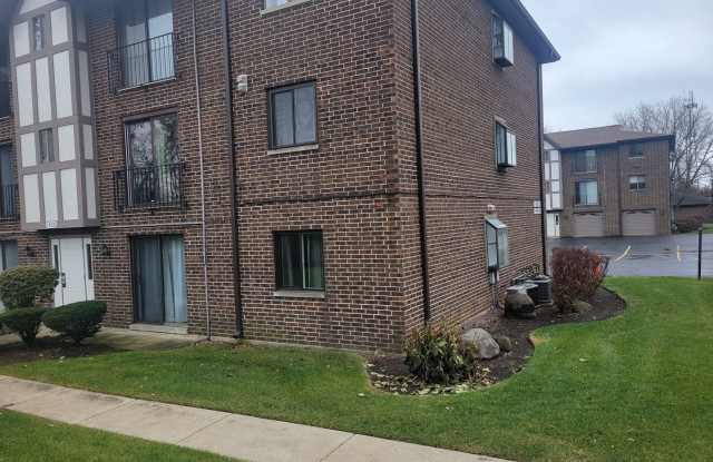 1721 S Washington Street - 1721 South Washington Street, Naperville, IL 60565