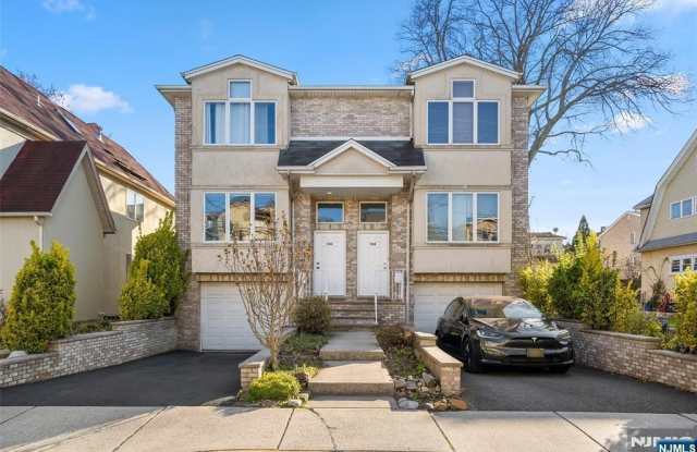 224 Warren Avenue Gallery 2