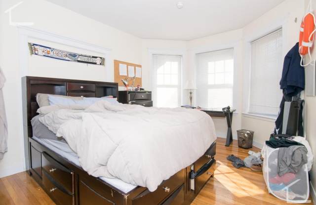 Large 5 Bedroom Apartment by BU Available for September 1st, 2026 photos photos Large 5 Bedroom Apartment by BU Available for September 1st, 2026 photos photos