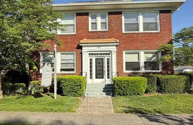 707 E Unaka Ave - 707 East Unaka Avenue, Johnson City, TN 37601