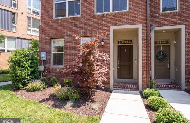 15948 CHIEFTAIN AVE Gallery 2