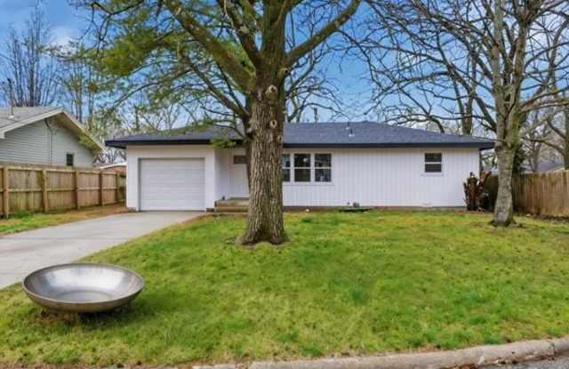 503 S Forest Court photos photos