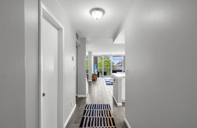 2200 NE 33RD Avenue Gallery 4