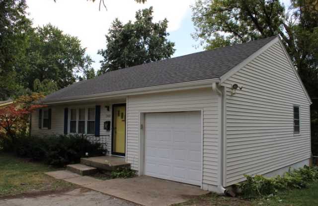 2403 Northeast Shady Lane Drive photos photos