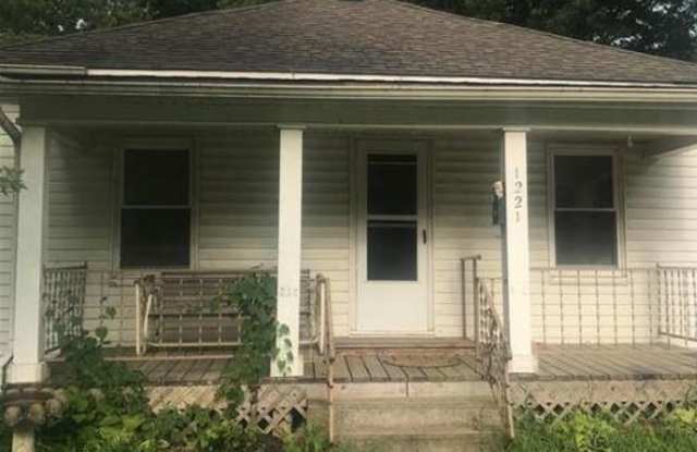1221 N Pleasant - 1221 North Pleasant Street, Independence, MO 64050