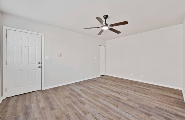 1844 South Fairfield Avenue - 2W Gallery 3
