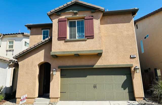$2,195 Madera, Riverstone Community, HWY 41  Ave 12, HOA Pool, Solar, 3 Bed - Thurman Way photos photos