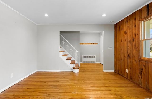 2111 Cayuga Drive Gallery 4