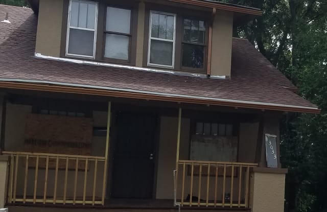 3033 Elmwood Ave - 3033 Elmwood Avenue, Kansas City, MO 64128