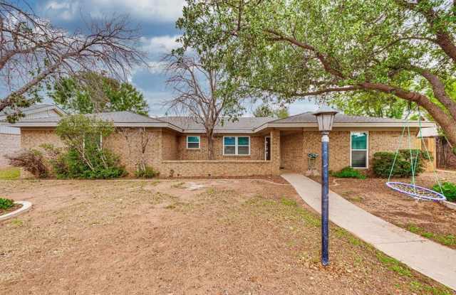 2404 Emerson Court photos photos
