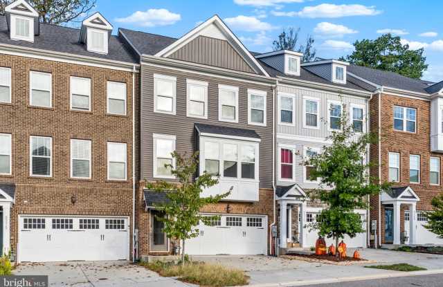 8373 MEADOWOOD Drive Gallery 2