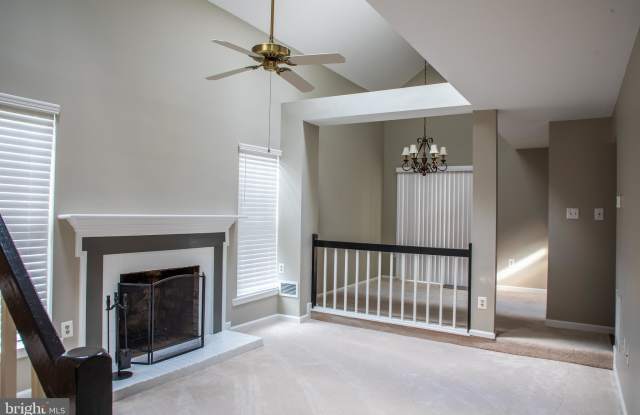 15256 LARKSPUR LANE Gallery 2