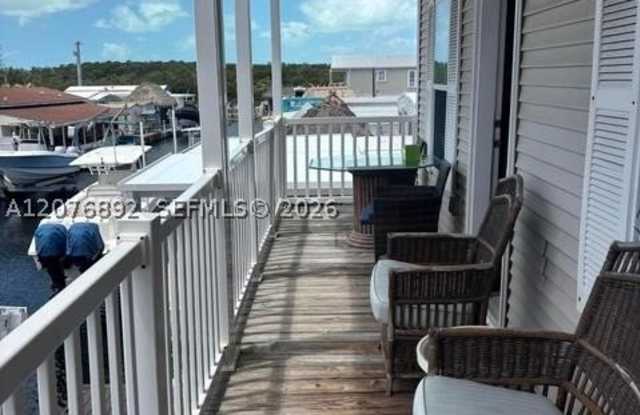 210 W 2nd Ct. Gallery 1