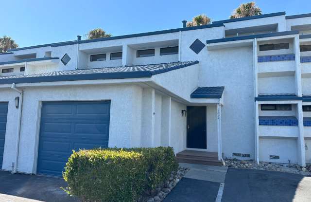 FANTASTIC DISCOVERY BAY REMODEL! TOP TO BOTTOM, NEW FLOORS, NEW PAINT, NEW COUNTERS, NEW WINDOWS, NEW DECK & ALL NEW APPLIANCES. Gallery 1