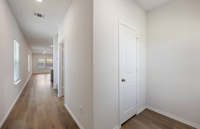 1701 Elm Fork Bend Gallery 4