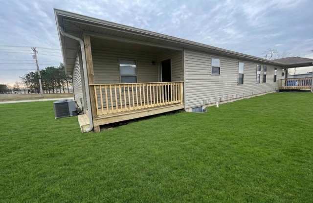 New Never Occupied - Brand New 2 bedroom 2 bath Duplex in Kimberling City, MO photos photos