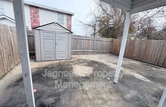 201 Crystal Ln photos photos