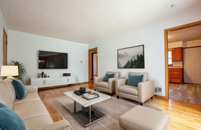 2 Bedroom / 1 Bath Duplex with Private Basement and Washer/Dryer! photos photos 2 Bedroom / 1 Bath Duplex with Private Basement and Washer/Dryer! photos photos