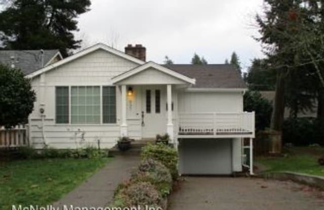537 Berkeley Ave - 537 Berkeley Avenue, Fircrest, WA 98466