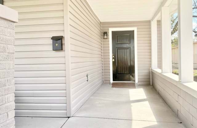 Beautifully Updated North-Side Home – 3 Bedrooms, Large Yard & More! Gallery 4