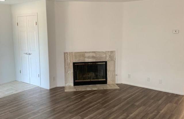 923 E Ocean Boulevard #7 Gallery 2