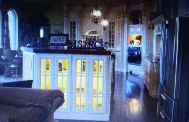 563 WOODVIEW Lane Gallery 4