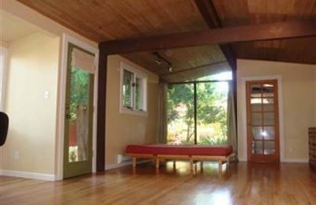 Maple Leaf, Two Bedroom, Woodsy Yard photos photos