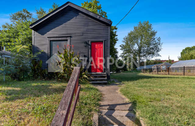 1611 West Kentucky Street Gallery 2